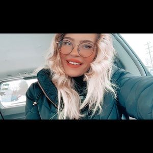 Meet your Posher, Amber